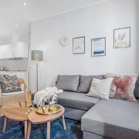 Ground Floor Studio, Private And Practical. Ng37 Apartamento